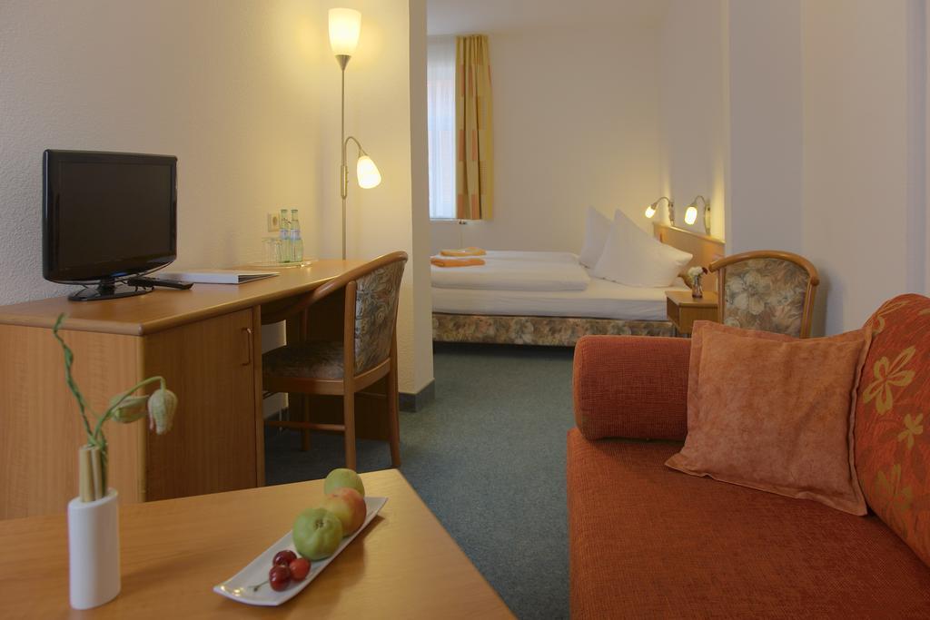 Adler-Hotel Delitzsch Ngoại thất bức ảnh